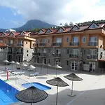 Flora Palm Φετιγιέ