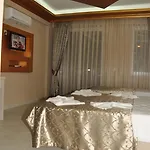 Flora Palm 4*