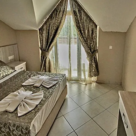 Flora Palm Hotel 4*