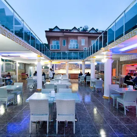 Szálloda Flora Palm