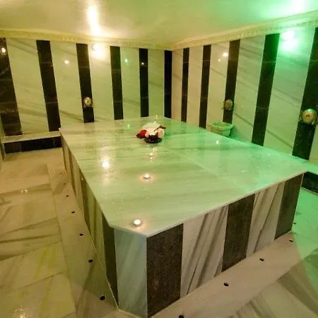 Szálloda Flora Palm