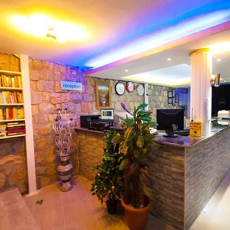 Szálloda Flora Palm